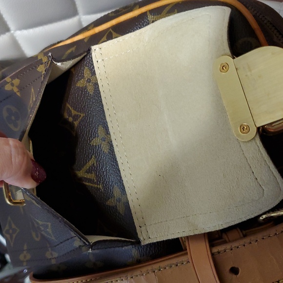 Louis VuittonMonogram Canvas Manhattan GM Handbag - Picture 9 of 17